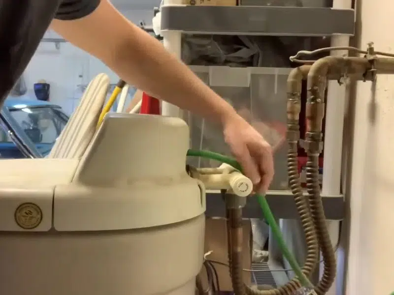 Whole-home water softener equipment with tanks and valves for cerritos avenue area in Cerritos Avenue Area, Stanton